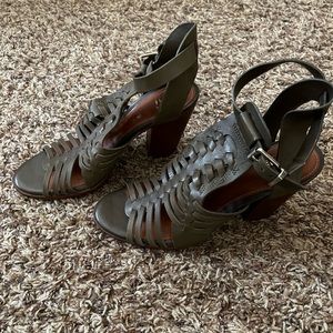 Olive green size 8 Gianni Bini heeled sandals